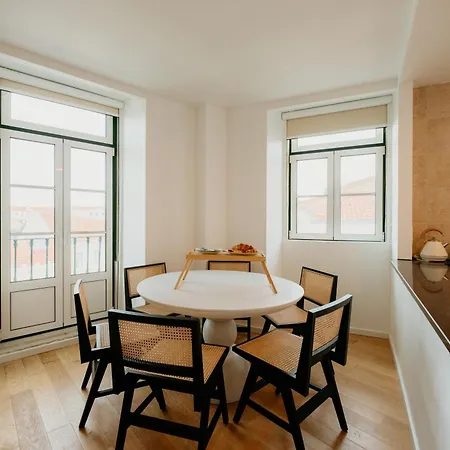 Mary Pink - No 2b - Charming Two-bedroom * Lisbon