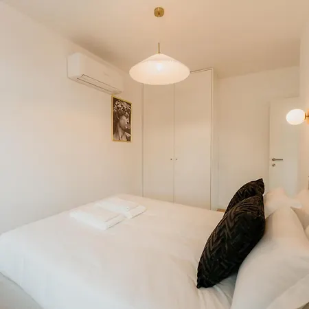 Mary Pink - No 2b - Charming Two-bedroom Apartman