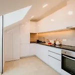 Prime Living - Ourique 아파트 *